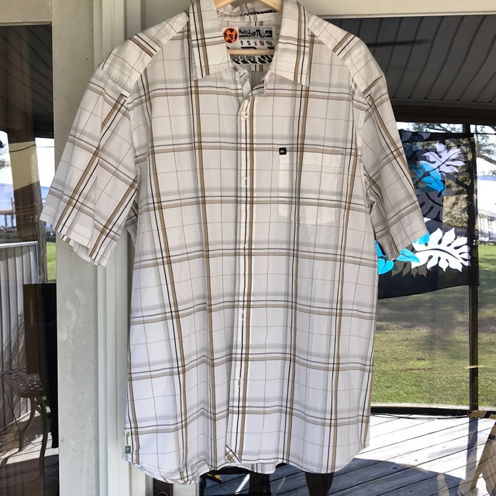 ⭐️HP⭐️ Quicksilver button up shirt
